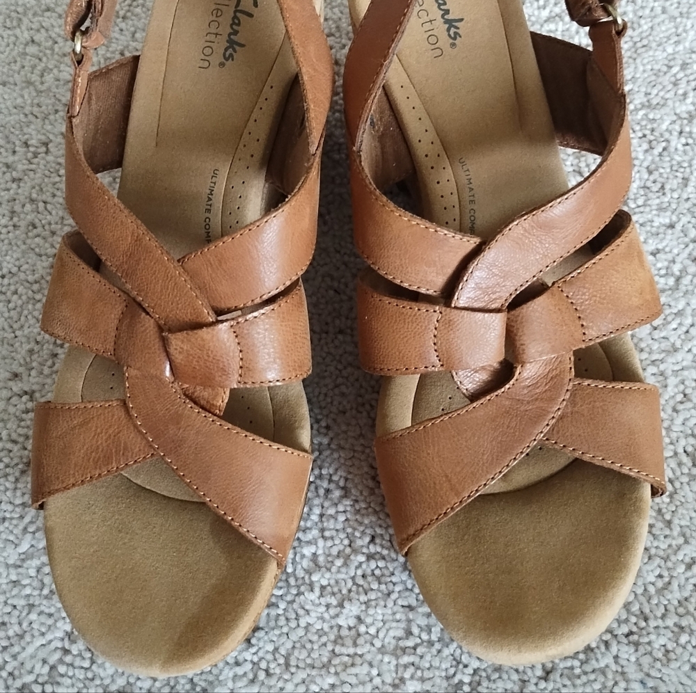 Clarks Giselle Beach brown leather sandals. 11M. Used In Excellent Condition